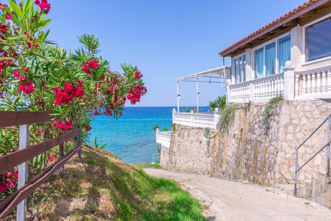 Baywatch Apartments On The Beach By "Elite" Amoudi Extérieur photo