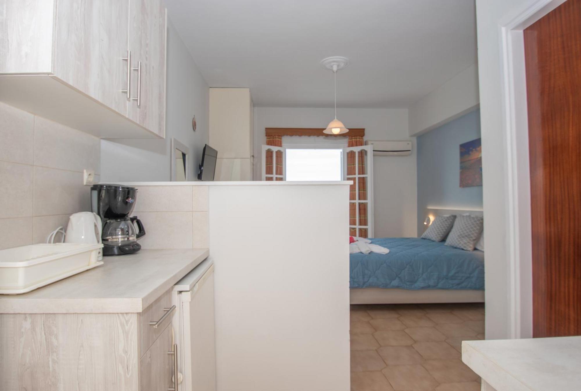 Baywatch Apartments On The Beach By "Elite" Amoudi Extérieur photo